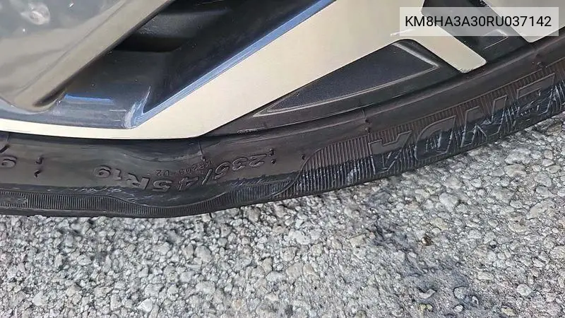 Photo 27 of vehicle VIN KM8HA3A30RU037142